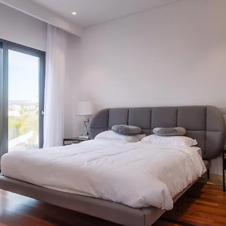 Theo - Cap St Georges Peyia