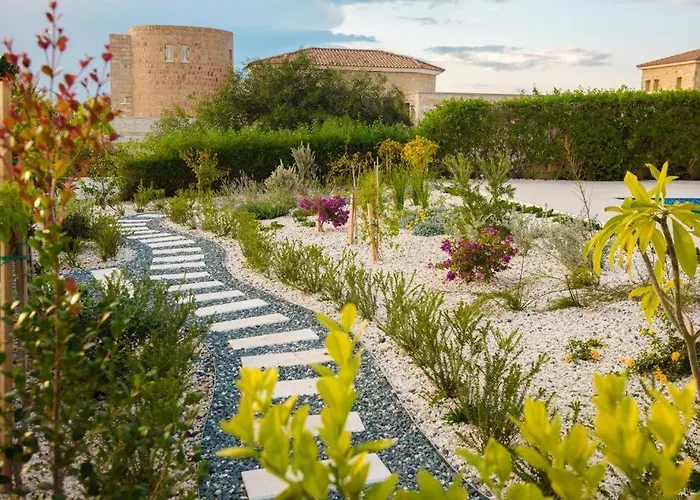 Theo - Cap St Georges Vila